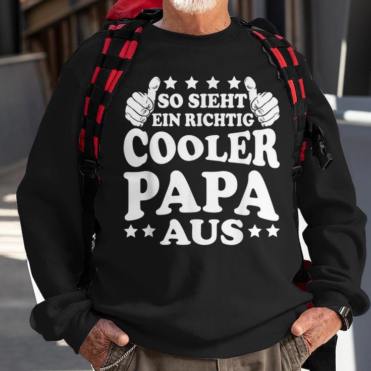 Herren So Sieht Ein Richtig Cooler Papa Aus Vatertag Mann Sweatshirt Geschenke für alte Männer