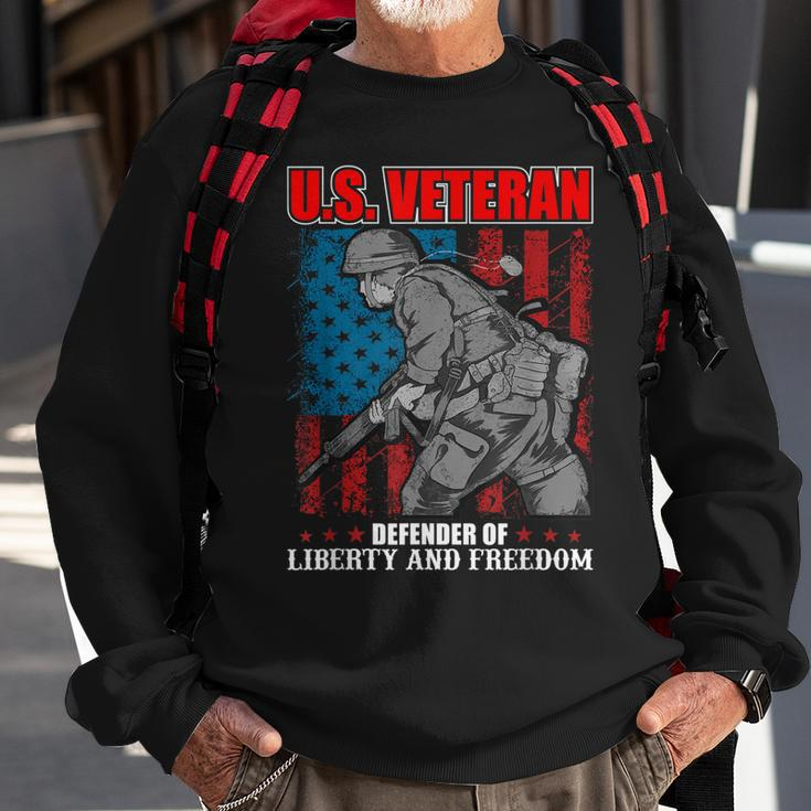I Am A Dad Grandpa And A Veteran Nothing Scares Me Usa V4 Sweatshirt Gifts for Old Men