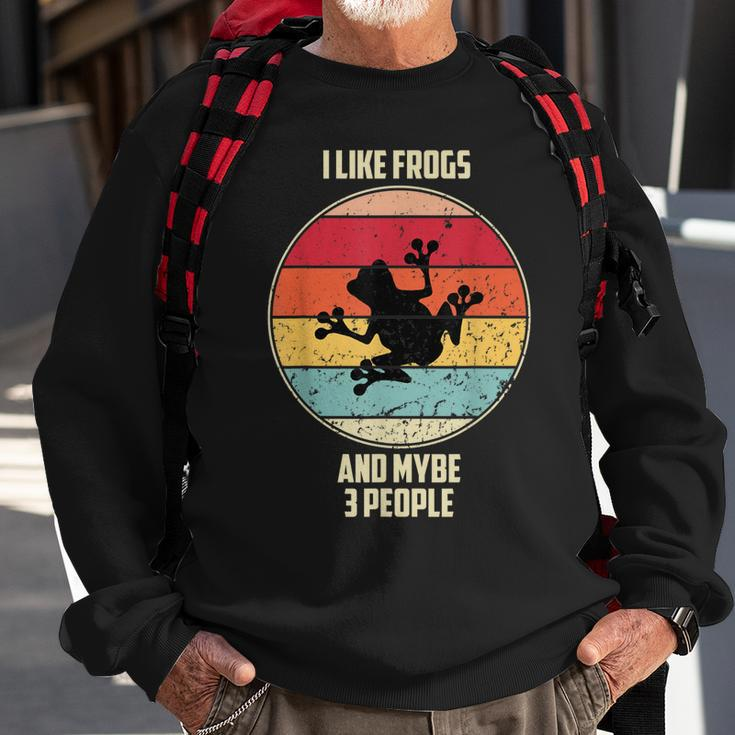 I Like Frogs And Mybe 3 People Funny Animal Quotes Sweatshirt Gifts for Old Men