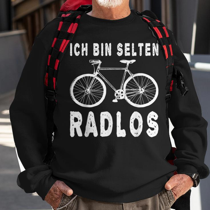 Ich Bin Selten Radlos Fahrradfahrer Fahrrad Fahren Sweatshirt Geschenke für alte Männer