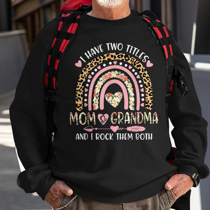 Mama und Oma Regenbogen Sweatshirt, Perfekt für Stolze Großmütter Geschenke für alte Männer