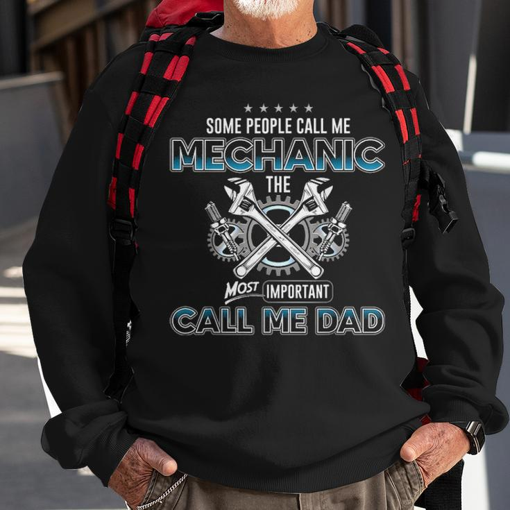 Mechanic Dad Mechanics Fathers Day Funny Birthday Party Gift Sweatshirt Gifts for Old Men
