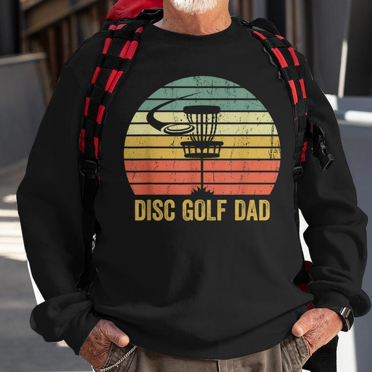 Mens Disc Golf Dad Vintage Fathers Day Frisbee Golfer Retro Sweatshirt Gifts for Old Men