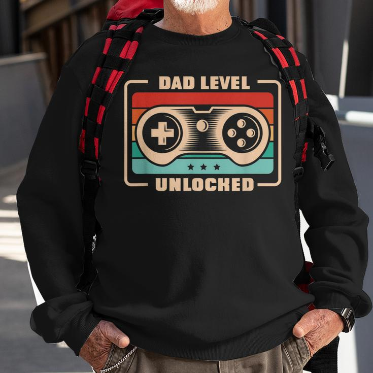 Mens New Dad Vintage Dad Level Unlocked Father Sweatshirt Gifts for Old Men