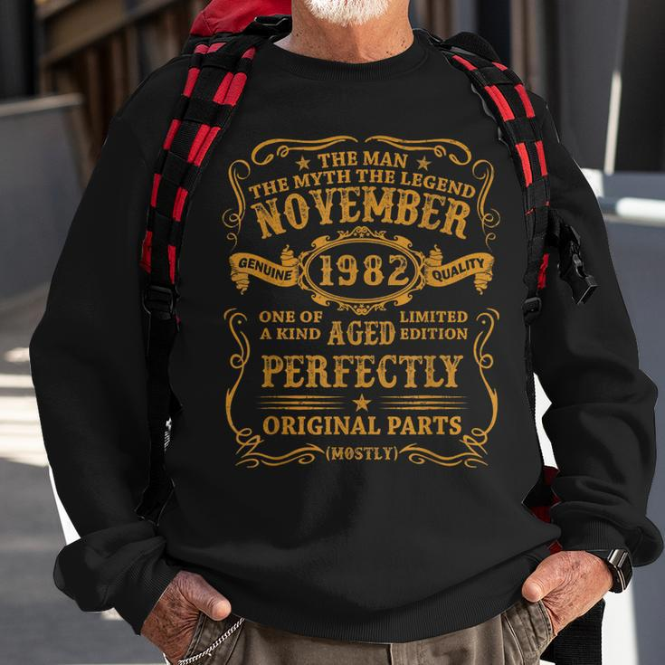 November 1982 Mann Mythos Legende, 40 Jahre Geburtstags Sweatshirt Geschenke für alte Männer