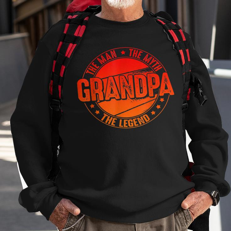 Opa Man Myth Legend Lustiger Vatertag Opa V2 Sweatshirt Geschenke für alte Männer