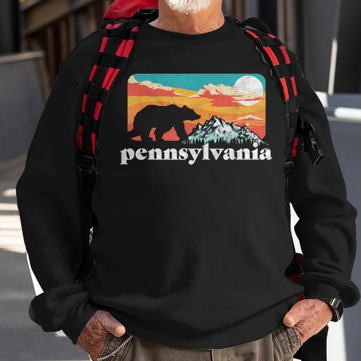 Pennsylvania Retro Bear & Mountain Vintage 80S Sweatshirt Gifts for Old Men