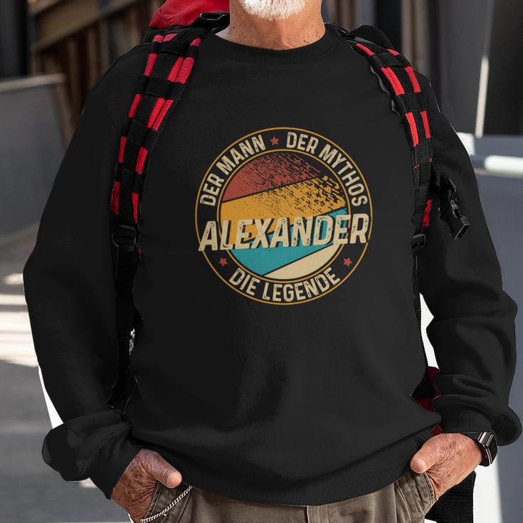 Personalisiertes Alexander Sweatshirt: Mann, Mythos, Legende Tee Geschenke für alte Männer