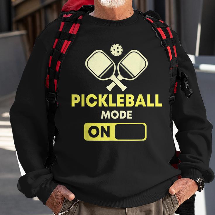 Pickleball Modus Ein Pickleball Schläger Und Ball Sweatshirt Geschenke für alte Männer