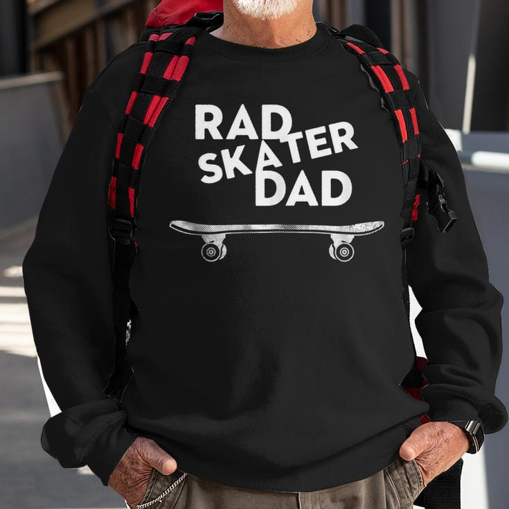 Retro Vintage Rad Skater Dad Skateboard Sweatshirt Gifts for Old Men