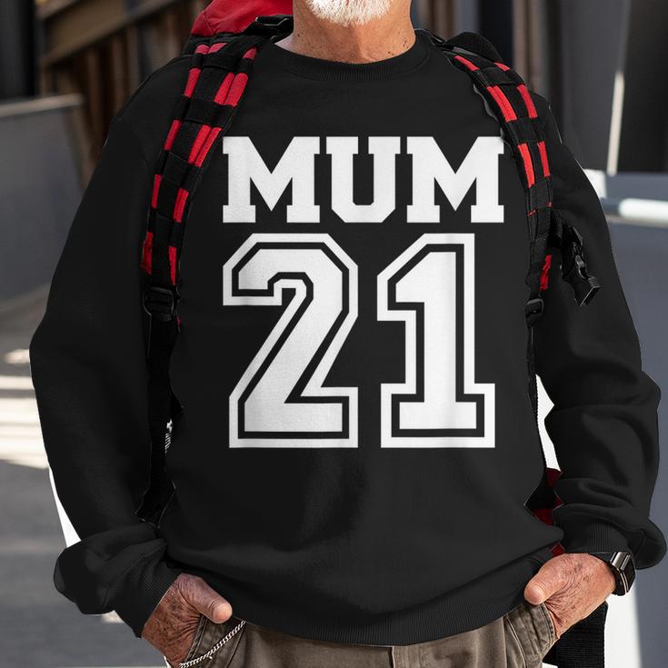 Schwarzes Sweatshirt Mum 21 im Sportdesign, Perfektes Tee für Mütter Geschenke für alte Männer