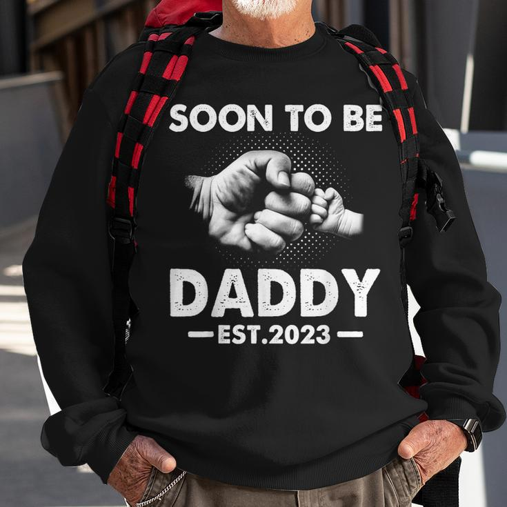 Soon To Be Daddy Est2023 Fathers Day New Dad First Time Dad Sweatshirt Gifts for Old Men