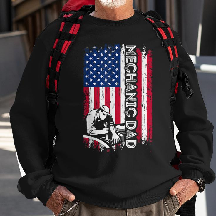 Vintage American Flag Mechanic Dad Daddy Men Gift Sweatshirt Gifts for Old Men