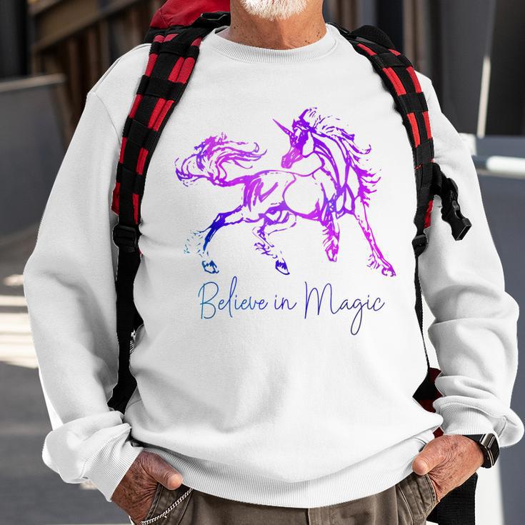 Believe In Magic Einhorn-Sweatshirt, Vintage-Fantasiekunst für Pferdefans Geschenke für alte Männer