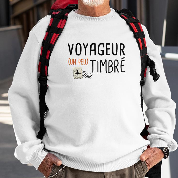 Französisches Reise-Sweatshirt Voyageur (Un Peu) Timbré mit Briefmarke und Flugzeug Geschenke für alte Männer