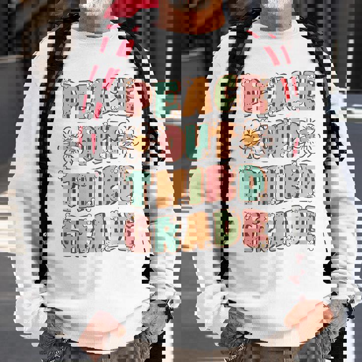 Peace Out Third Grade Cute Groovy Last Day Of 3Rd Grade Sweatshirt Gifts for Old Men Peace Out Third Grade Cute Groovy Last Day Of 3Rd Grade Sweatshirt Gifts for Old Men