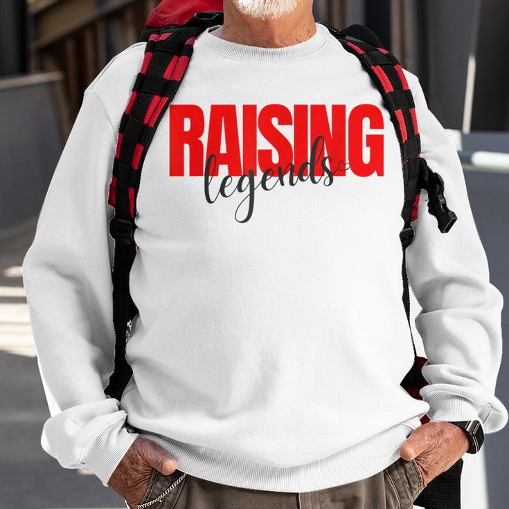 Raising Legends Slogan Sweatshirt, Weiß mit Rotem Text Geschenke für alte Männer