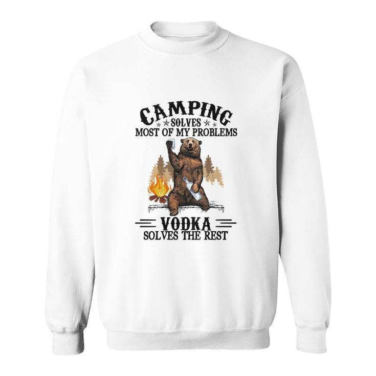 Camping und Vodka Bären-Lagerfeuer Sweatshirt, Lustiger Spruch Tee