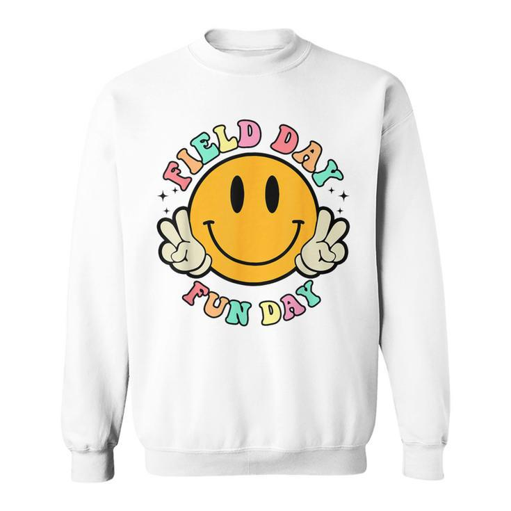 Hippie Smile Face Field Day Fun Day Groovy Field Day 2023  Sweatshirt
