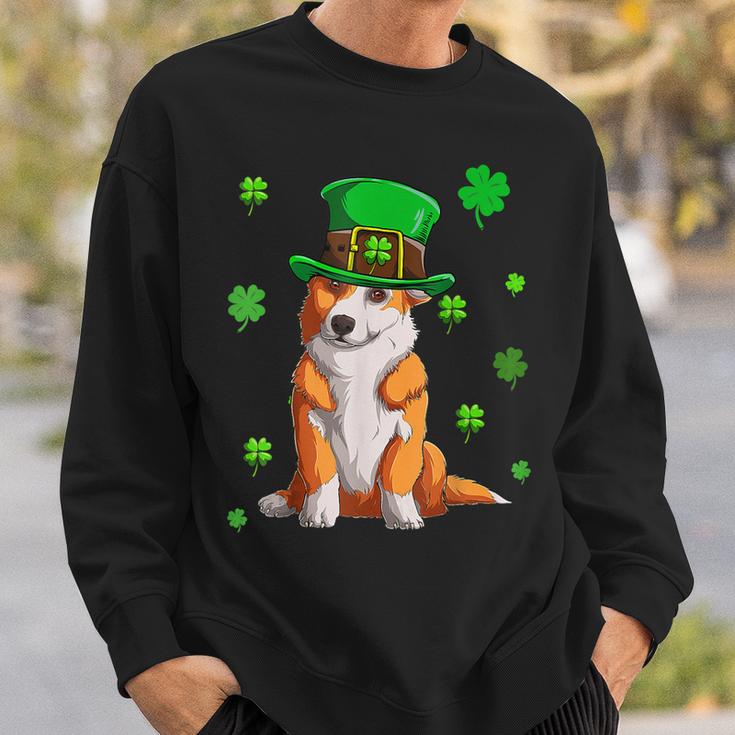 Funny Dog Lovers Cute Corgi St Patricks Day Shamrock Lucky  Sweatshirt