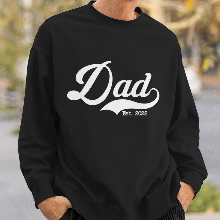 Dad Est 2022 V2 Sweatshirt Gifts for Him