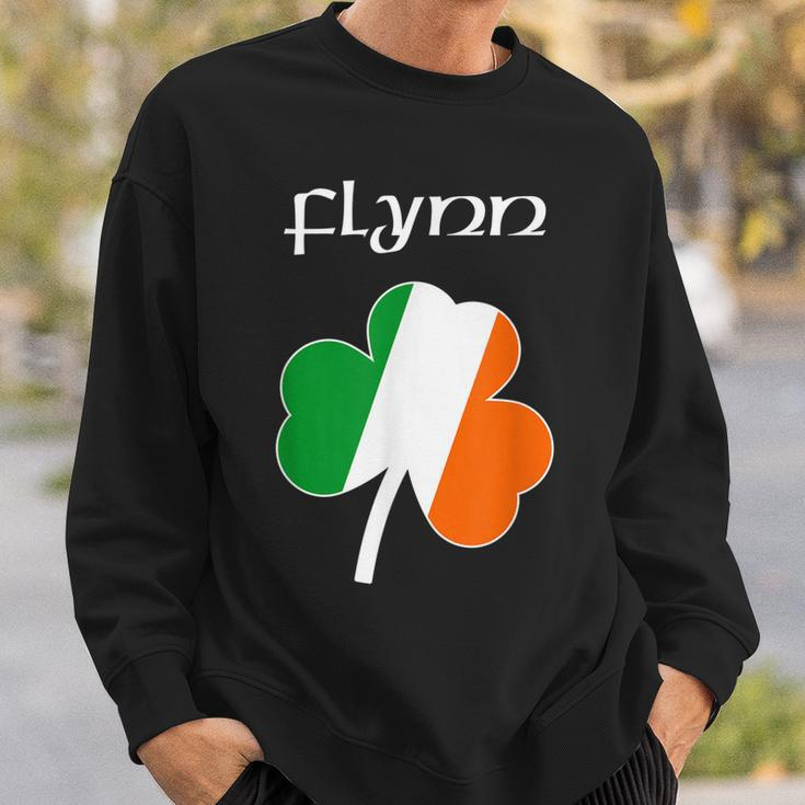 FlynnFamily Reunion Irish Name Ireland Shamrock Sweatshirt Gifts for Him