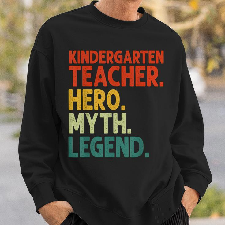 Kindergarten Lehrer Held Mythos Legende Vintage Lehrertag Sweatshirt Geschenke für Ihn
