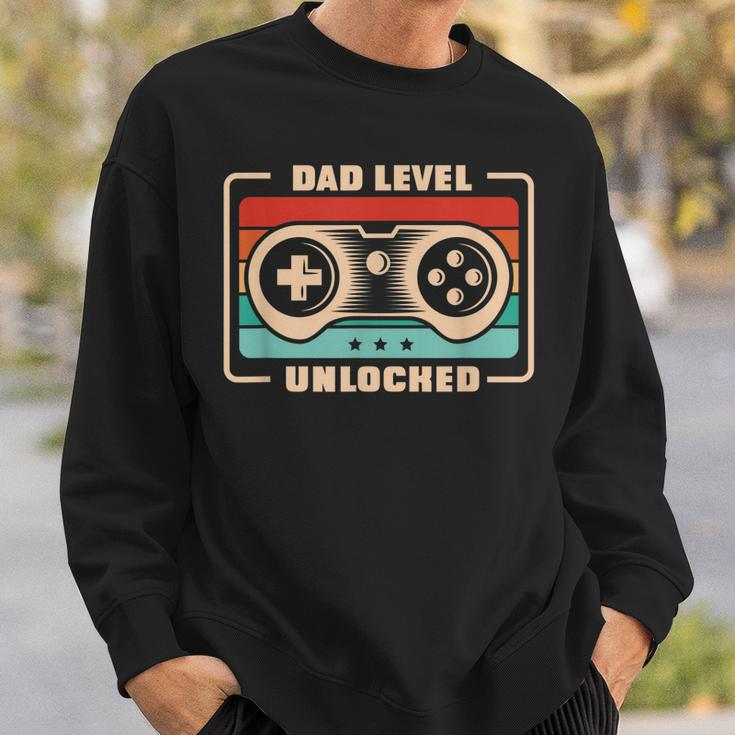 Mens New Dad Vintage Dad Level Unlocked Father Sweatshirt Gifts for Him
