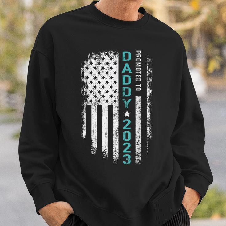 Mens Promoted To Daddy 2023 Us American Flag For New Dad To Be Sweatshirt Gifts for Him