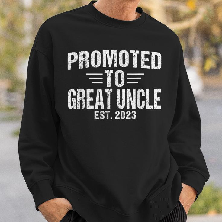 Mens Promoted To Great Uncle 2023 Soon To Be Uncle New Uncle Sweatshirt Gifts for Him