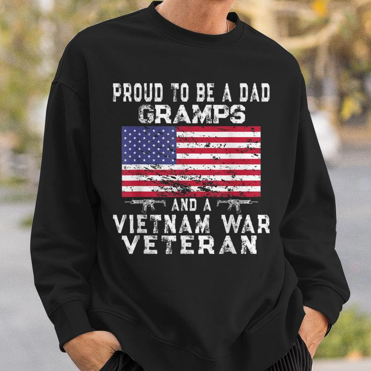 Mens Proud Dad Gramps Vietnam Veteran - Vintage Us Flag Grandpa Sweatshirt Gifts for Him
