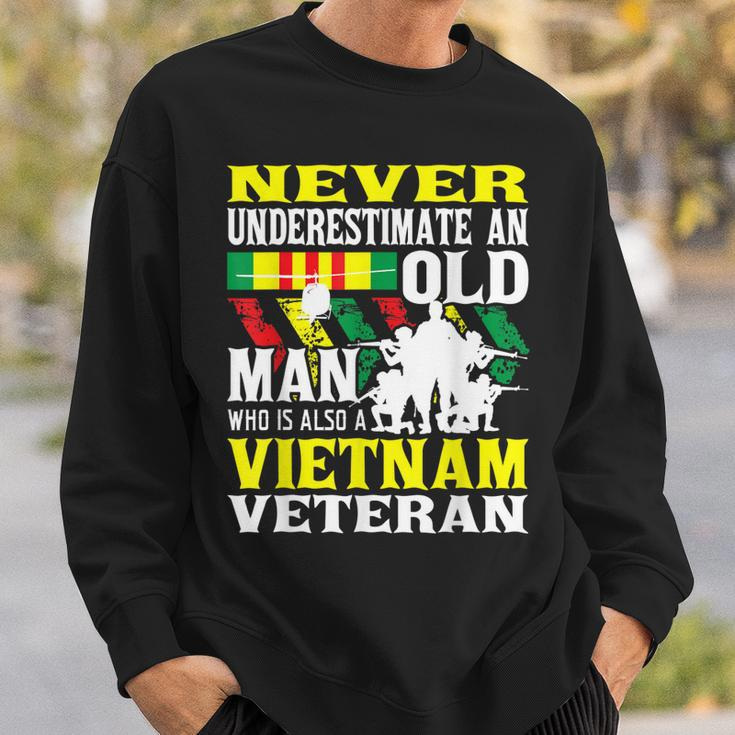 Never Underestimate An Old Man - Patriotic Vietnam Veteran Sweatshirt Gifts for Him