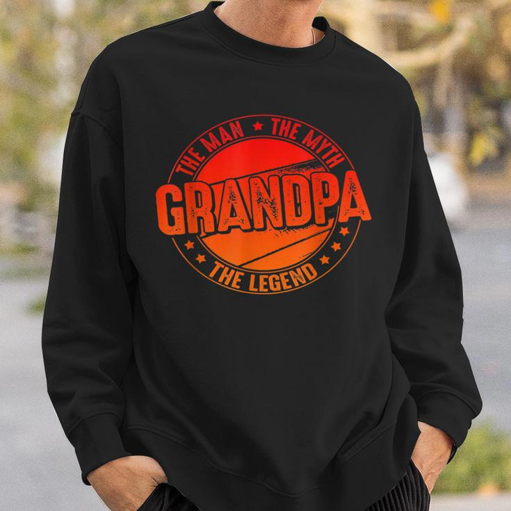 Opa Man Myth Legend Lustiger Vatertag Opa V2 Sweatshirt Geschenke für Ihn