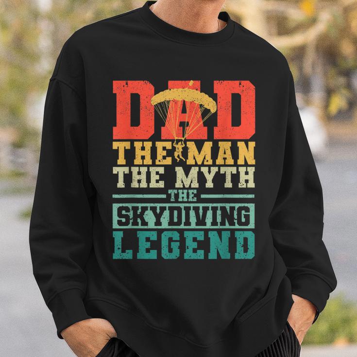 Papa Fallschirmspringen Sweatshirt: Der Mann, Mythos, Legende, Skydiver Geschenke für Ihn