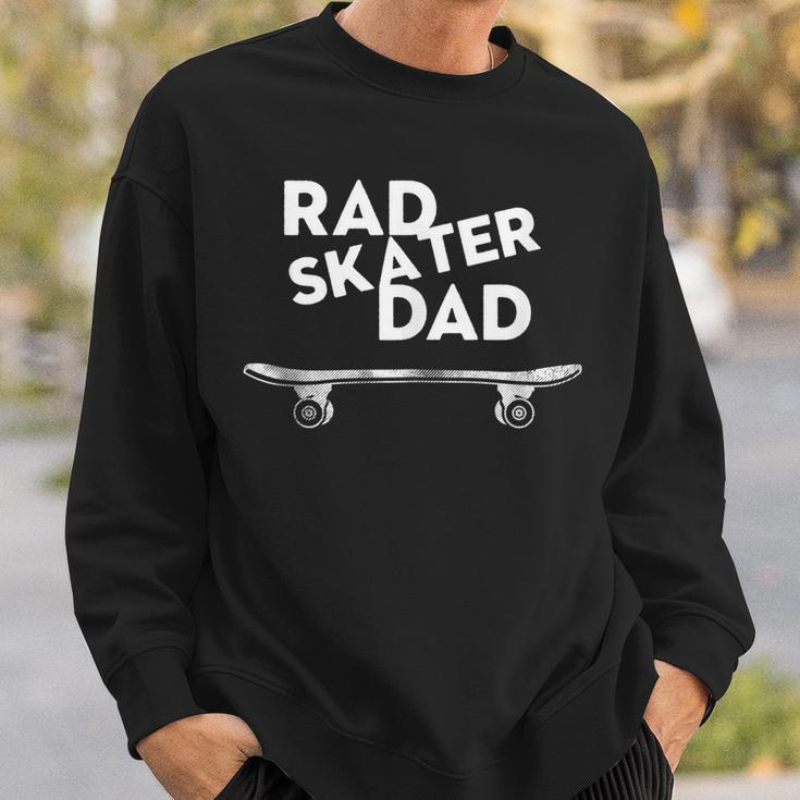 Retro Vintage Rad Skater Dad Skateboard Sweatshirt Gifts for Him