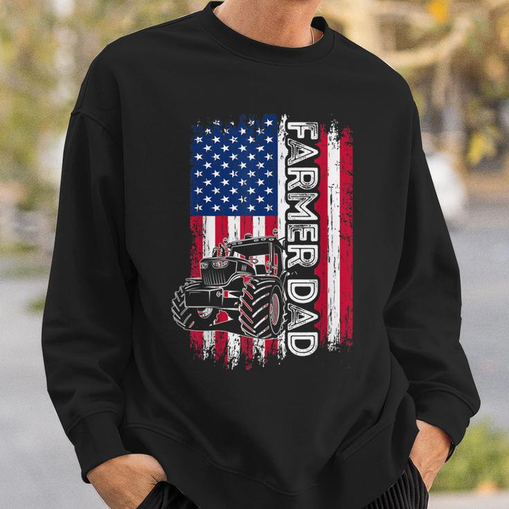 Vintage American Flag Farmer Dad Daddy Men Gift Sweatshirt Gifts for Him