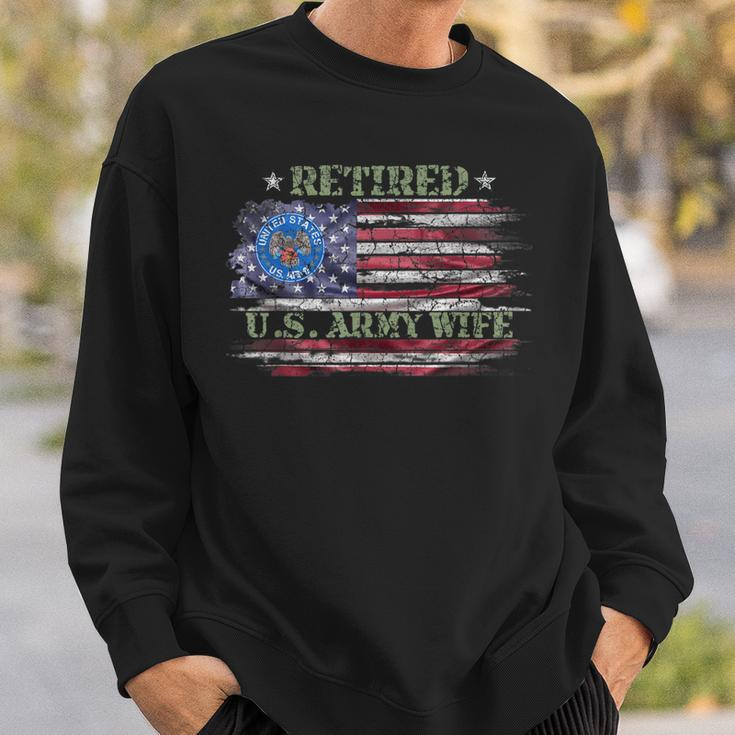 Vintage Usa American Flag Proud Retired Us Army Veteran Wife Men Women Sweatshirt Graphic Print Unisex Gifts for Him