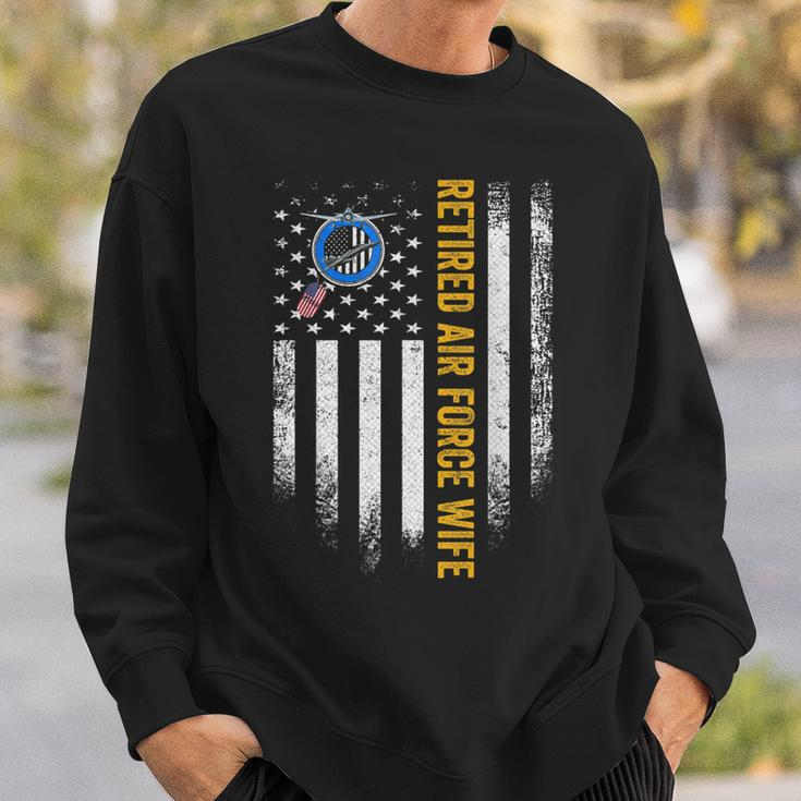 Vintage Usa American Flag Retired Us Air Force Veteran Wife Men Women Sweatshirt Graphic Print Unisex Gifts for Him