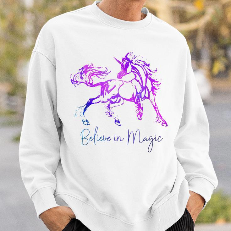 Believe In Magic Einhorn-Sweatshirt, Vintage-Fantasiekunst für Pferdefans Geschenke für Ihn