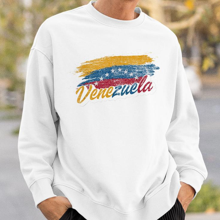 Latin American Gift Venezuela Flag Caracas Pride Venezuela Sweatshirt Gifts for Him