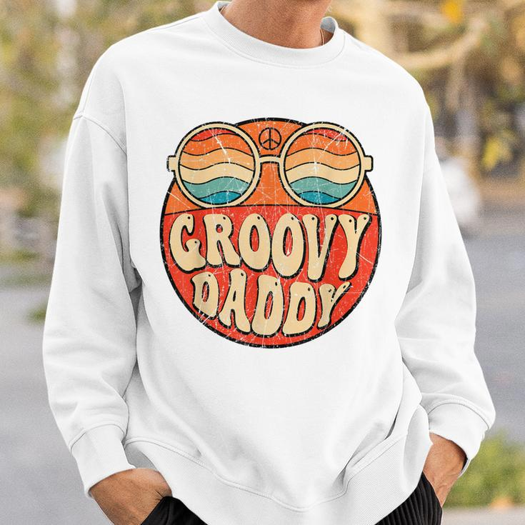 Mens Groovy Daddy 70S Aesthetic Nostalgia 1970S Retro Dad Sweatshirt Gifts for Him