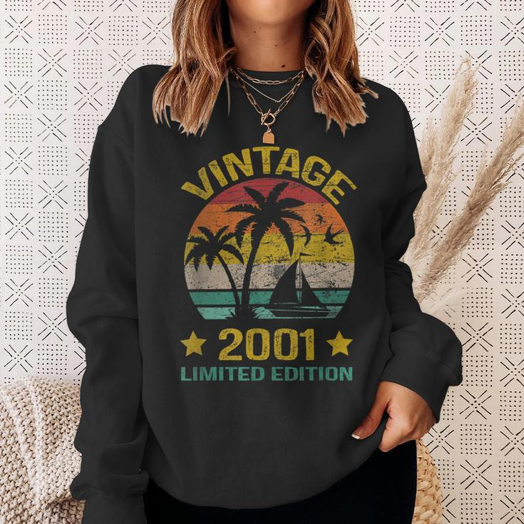 22 Years Old Vintage 2001 Limited Edition 22Nd Birthday Gift Sweatshirt Gifts for Her