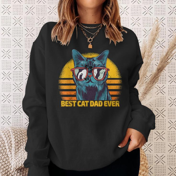Best Cat Daddy Vintage Eighties Style Cat Retro Distressed Sweatshirt Gifts for Her