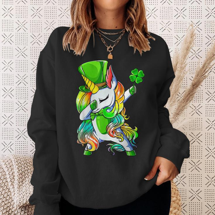 Dabbing Unicorn St Patricks Day Girls Leprechaun Lepricorn Sweatshirt Gifts for Her