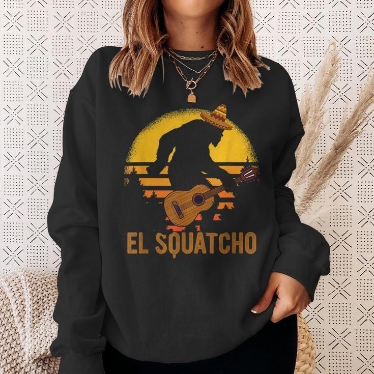 El Squatcho Bigfoot Sasquatch Vintage Cinco De Mayo Present Sweatshirt Gifts for Her