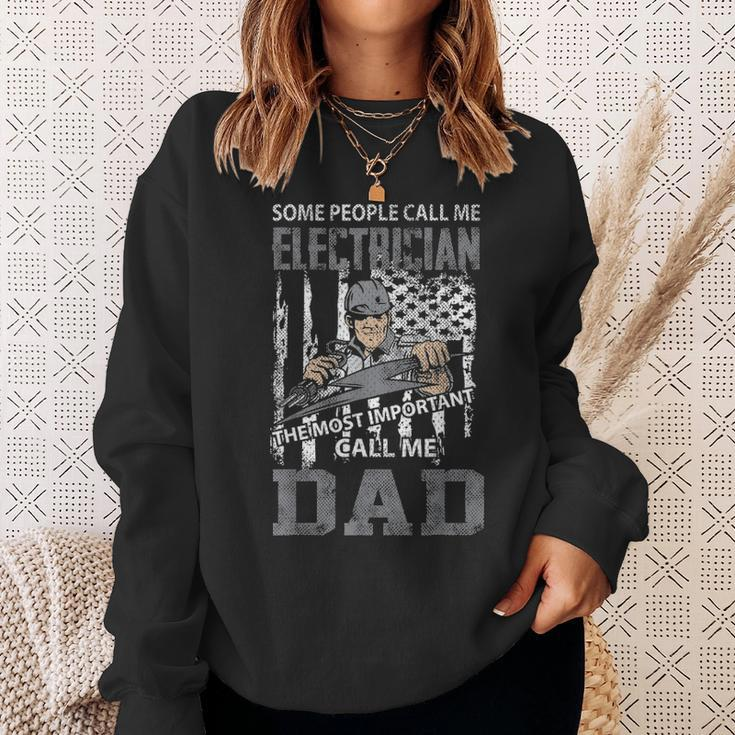 Electrician Dad Fathers Day Funny Daddy Men Dad Gift Sweatshirt Gifts for Her