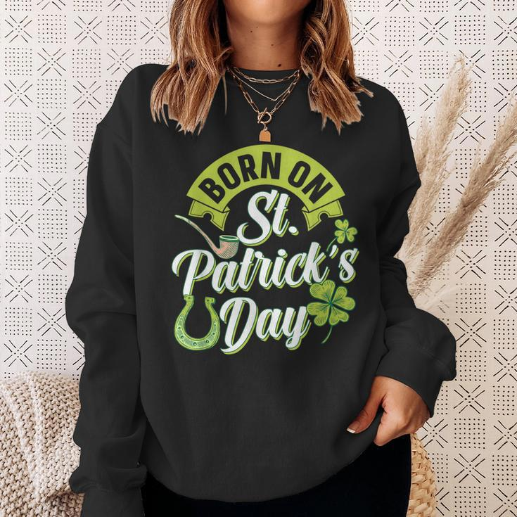 Geboren Am St Patricks Day St Patricks Day Geburtstag Ire Sweatshirt Geschenke für Sie