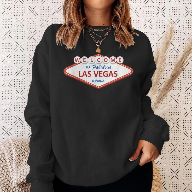 Las Vegas Sign - Nevada - Aesthetic Design - Classic Sweatshirt Gifts for Her