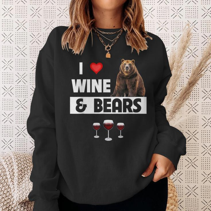 I Love Wine And Bears Lustiges Trinken Camping Wildtiere Tier Sweatshirt Geschenke für Sie