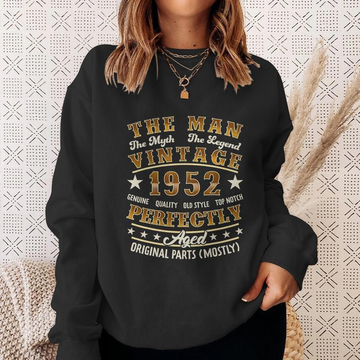 Man Myth Legend Vintage 1952 70Th Birthday For 70 Years Old V2 Sweatshirt Gifts for Her